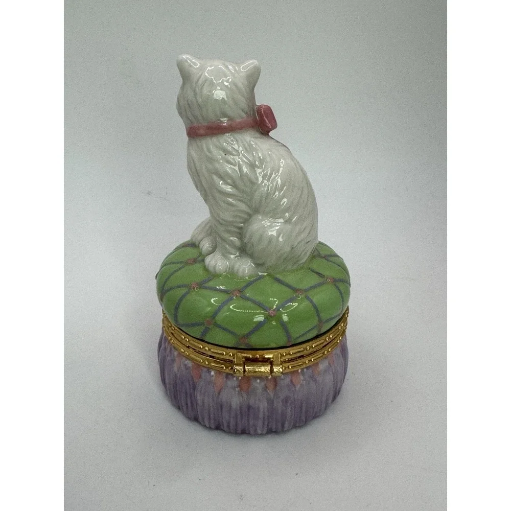 San Francisco Music Box Co‎ White Persian Cat On Green And Purple Pillow Works!